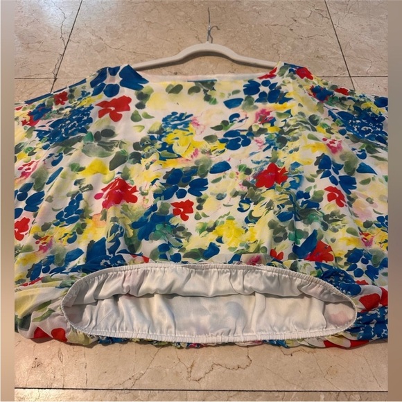 Alice + Olivia Colorful Floral Blouse Size 6. - Picture 6 of 7